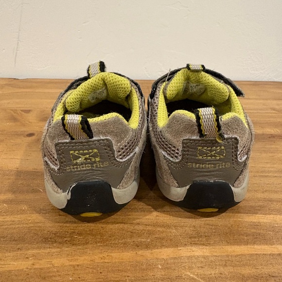 Stride Rite shoes 6.5m - Picture 3 of 8